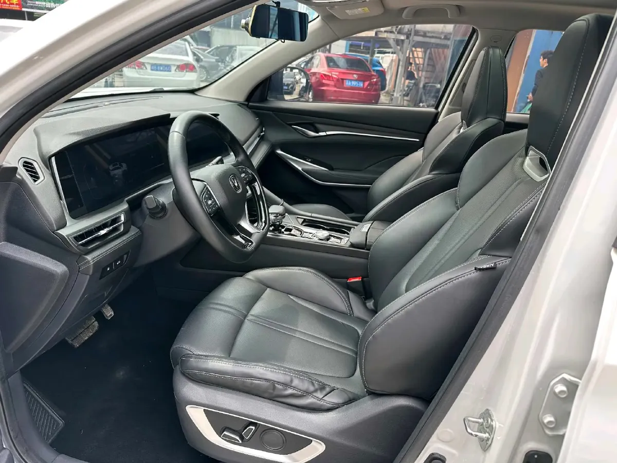 2020 ChangAn CS75 Plus 2.0T 233HP L4 8AT,autocango,china used car exporter,china ev exporter,chinese used car exporter,chinese used ev exporter