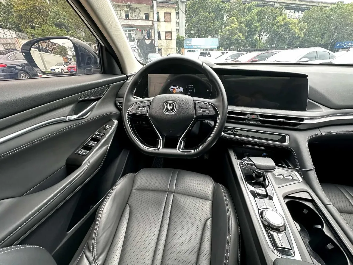 2020 ChangAn CS75 Plus 2.0T 233HP L4 8AT,autocango,china used car exporter,china ev exporter,chinese used car exporter,chinese used ev exporter