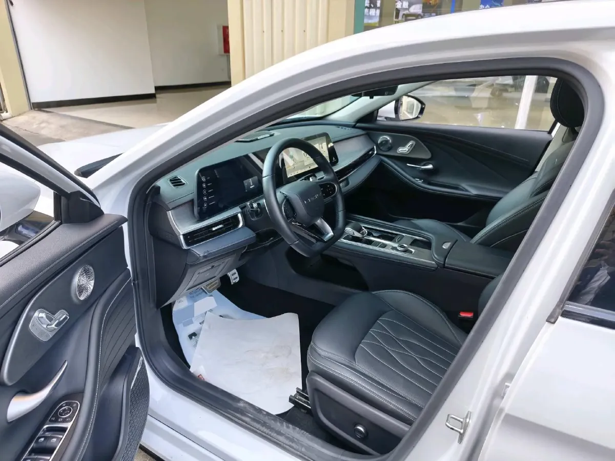 2025 Chery Arrizo 8 2.0T 254HP L4 7DCT,autocango,china used car exporter,china ev exporter,chinese used car exporter,chinese used ev exporter