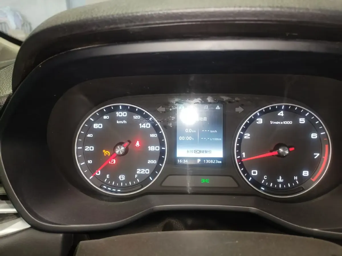 2019 Roewe i5 1.5L 120HP L4 CVT,autocango,china used car exporter,china ev exporter,chinese used car exporter,chinese used ev exporter