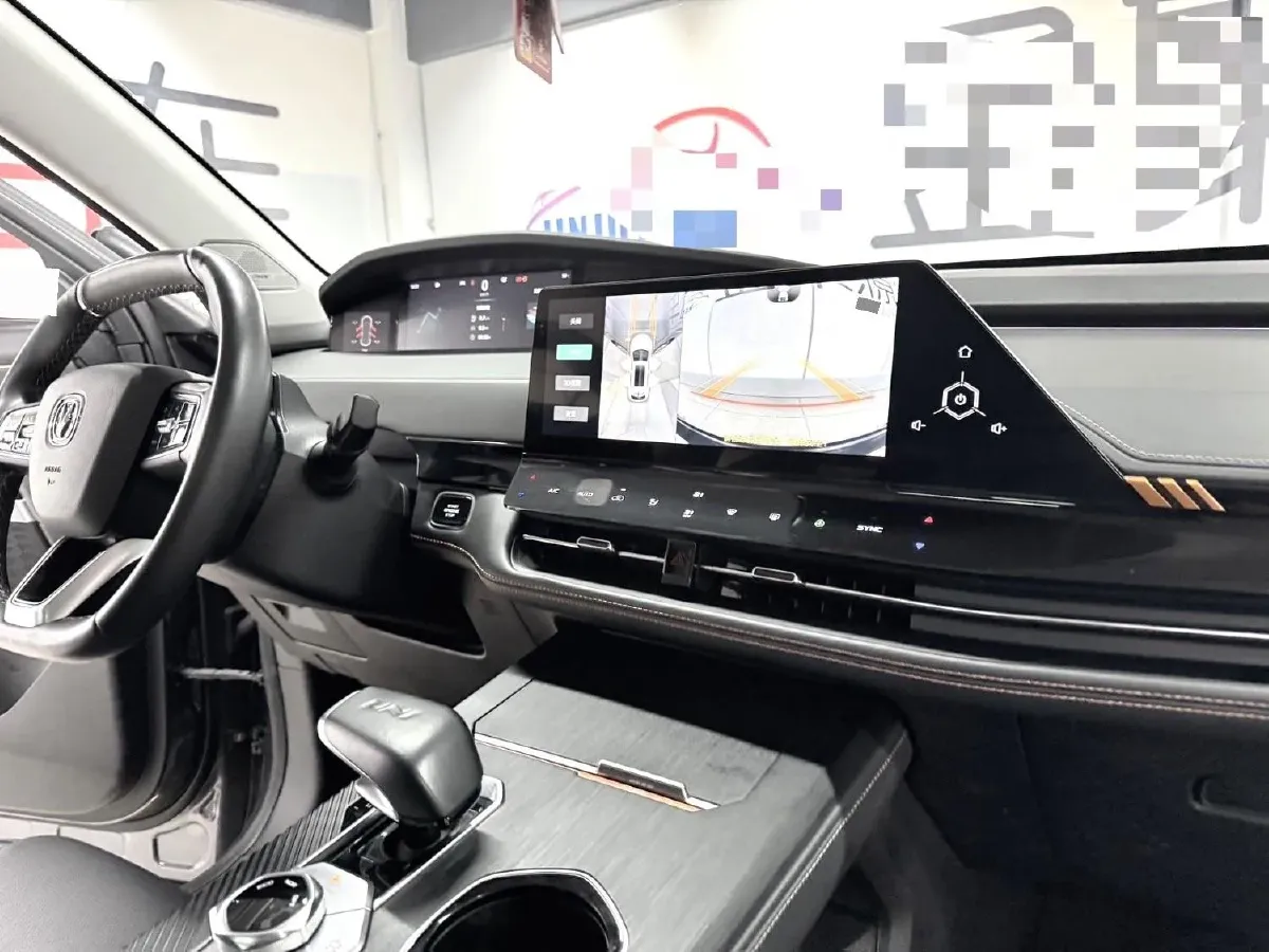 2021 ChangAn UNI-K 2.0T 233HP L4 8AT,autocango,china used car exporter,china ev exporter,chinese used car exporter,chinese used ev exporter