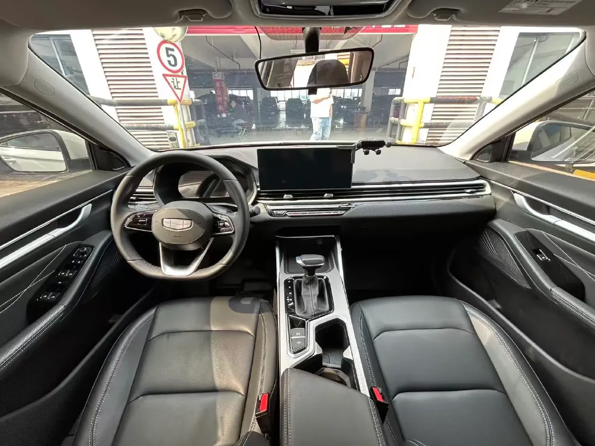 2025 Geely Emgrand 1.5L 127HP L4 CVT,autocango,china used car exporter,china ev exporter,chinese used car exporter,chinese used ev exporter