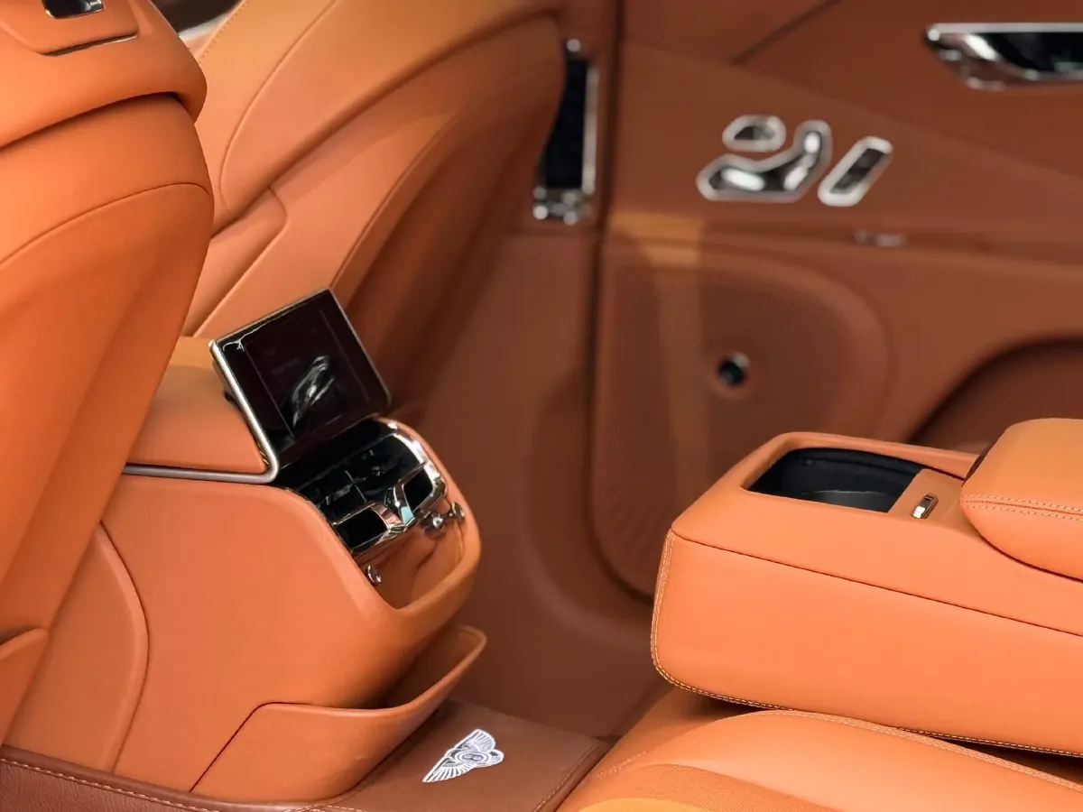 2021 Bentley Flying Spur 4.0T 550HP V8 8DCT,autocango,china used car exporter,china ev exporter,chinese used car exporter,chinese used ev exporter