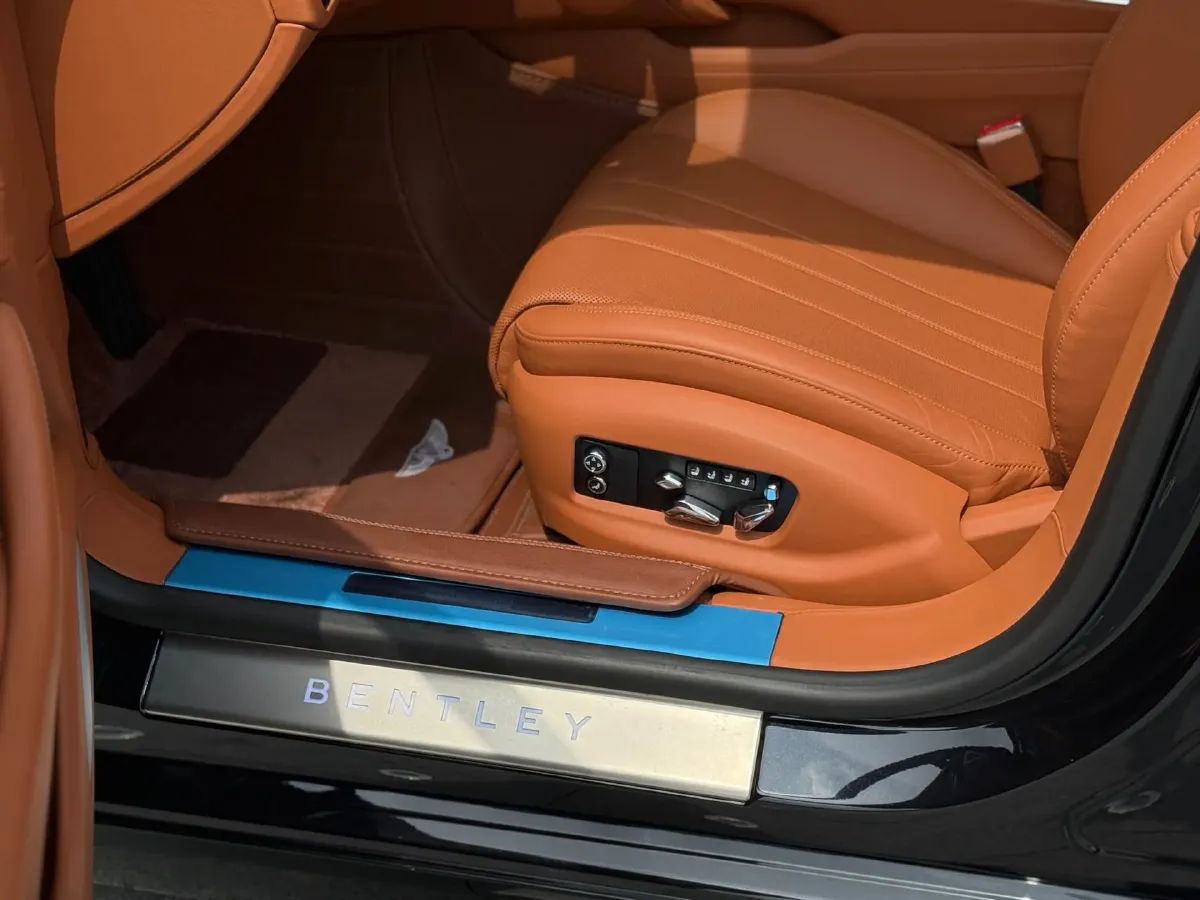 2021 Bentley Flying Spur 4.0T 550HP V8 8DCT,autocango,china used car exporter,china ev exporter,chinese used car exporter,chinese used ev exporter