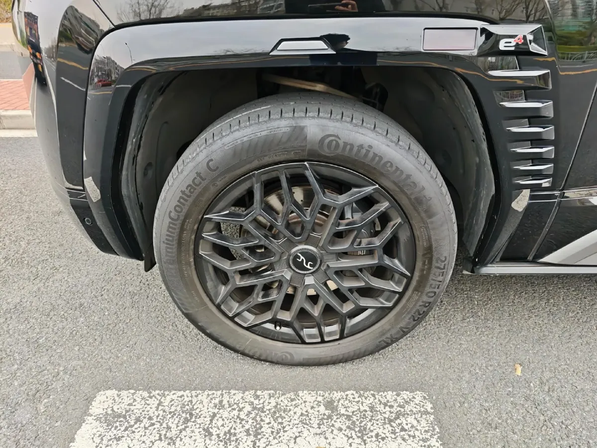 2023 YangWang U8 2.0T 272HP L4 REEV 49.05KWH,autocango,china used car exporter,china ev exporter,chinese used car exporter,chinese used ev exporter