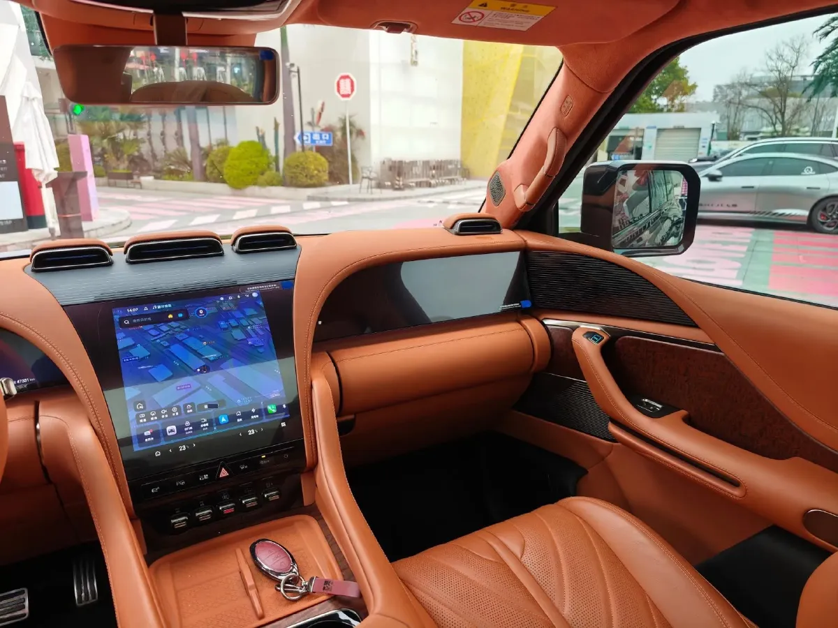 2023 YangWang U8 2.0T 272HP L4 REEV 49.05KWH,autocango,china used car exporter,china ev exporter,chinese used car exporter,chinese used ev exporter