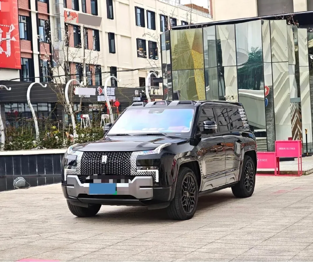 2023 YangWang U8 2.0T 272HP L4 REEV 49.05KWH,autocango,china used car exporter,china ev exporter,chinese used car exporter,chinese used ev exporter
