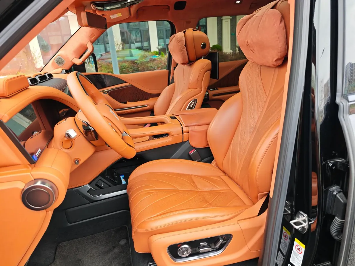 2023 YangWang U8 2.0T 272HP L4 REEV 49.05KWH,autocango,china used car exporter,china ev exporter,chinese used car exporter,chinese used ev exporter