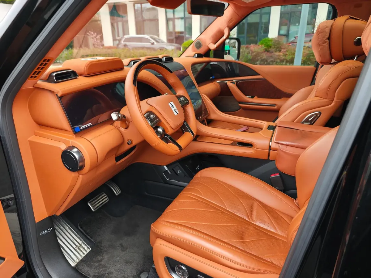 2023 YangWang U8 2.0T 272HP L4 REEV 49.05KWH,autocango,china used car exporter,china ev exporter,chinese used car exporter,chinese used ev exporter