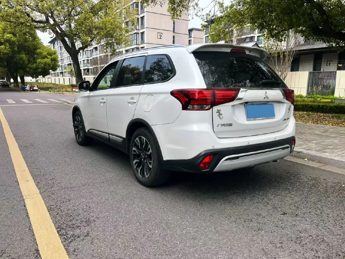 2019 Mitsubishi Outlander 2.0L 166HP L4 CVT,autocango,china used car exporter,china ev exporter,chinese used car exporter,chinese used ev exporter