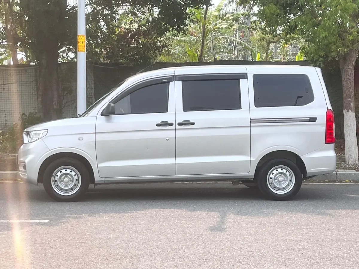 2022 JinBei Little Sea Lion X30 1.5L 102HP L4 5MT,autocango,china used car exporter,china ev exporter,chinese used car exporter,chinese used ev exporter
