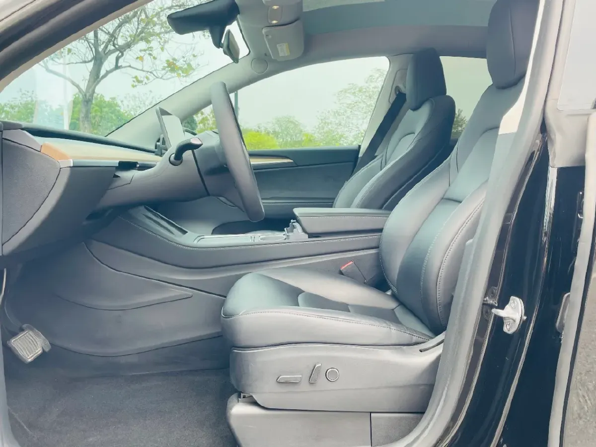 2022 Tesla Model Y BEV 60KWH,autocango,china used car exporter,china ev exporter,chinese used car exporter,chinese used ev exporter