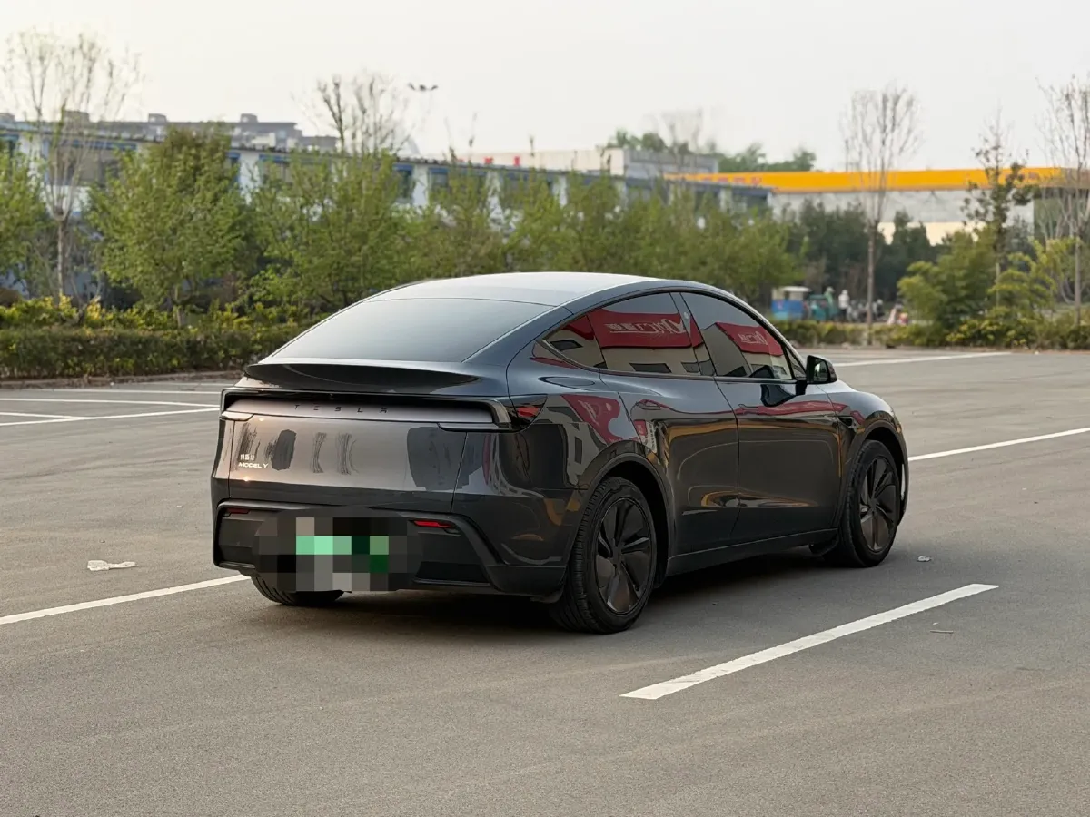 2025 Tesla Model Y BEV 62.5KWH,autocango,china used car exporter,china ev exporter,chinese used car exporter,chinese used ev exporter