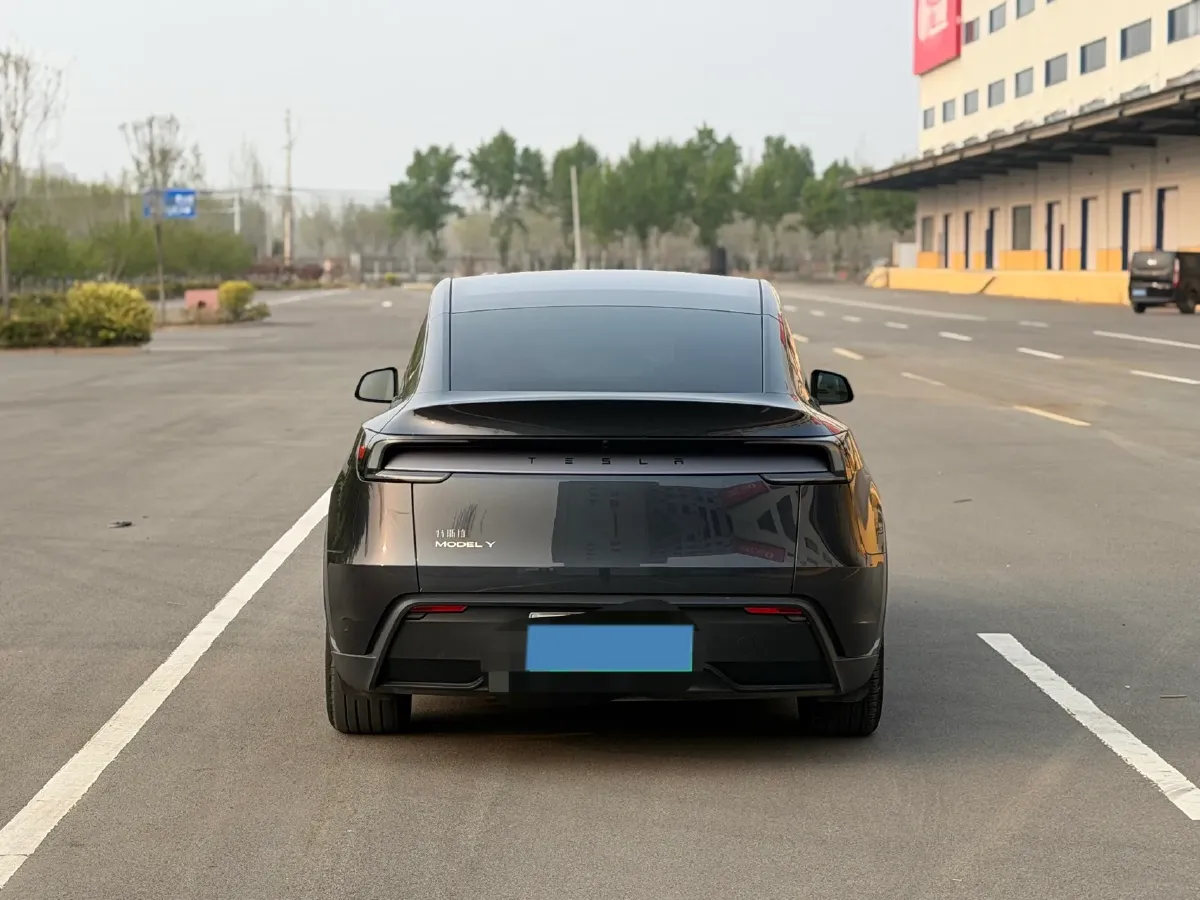2025 Tesla Model Y BEV 62.5KWH,autocango,china used car exporter,china ev exporter,chinese used car exporter,chinese used ev exporter