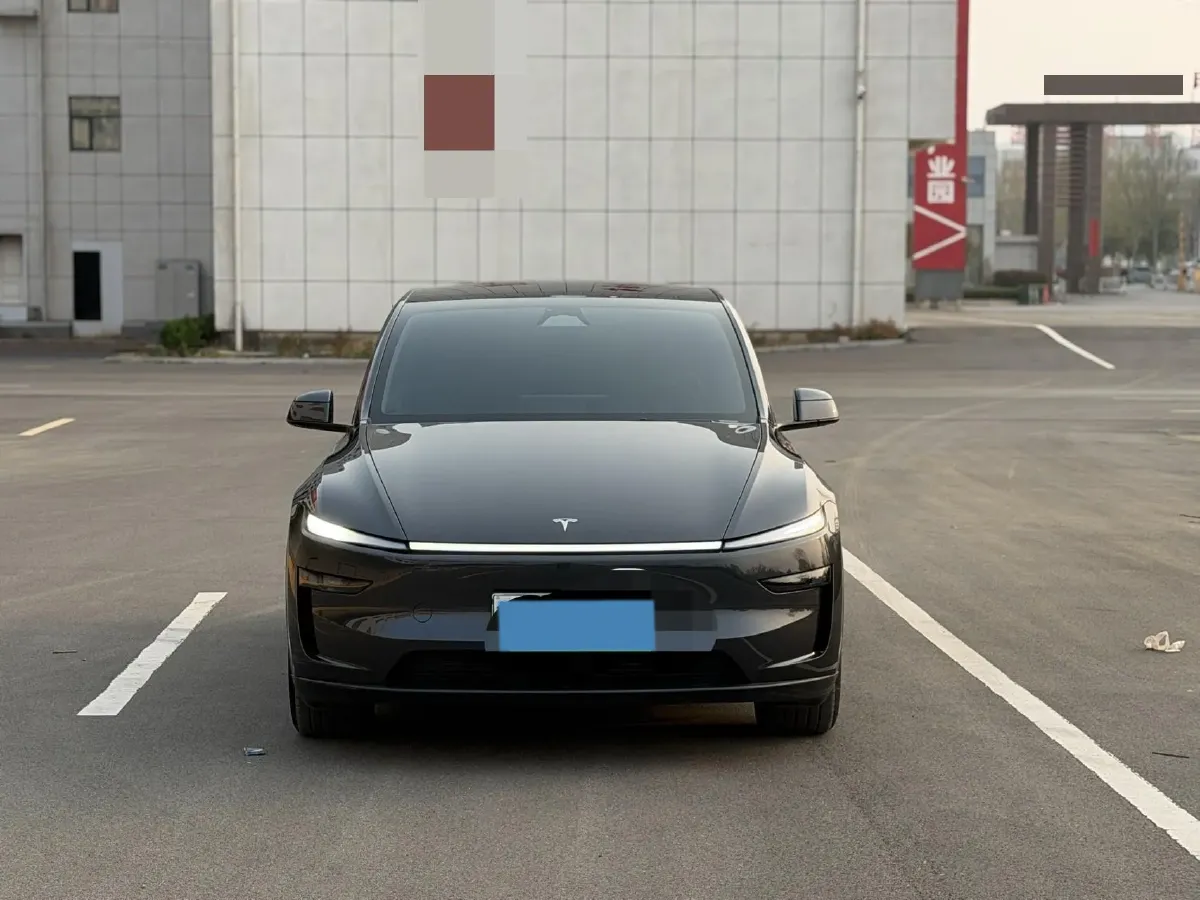 2025 Tesla Model Y BEV 62.5KWH,autocango,china used car exporter,china ev exporter,chinese used car exporter,chinese used ev exporter