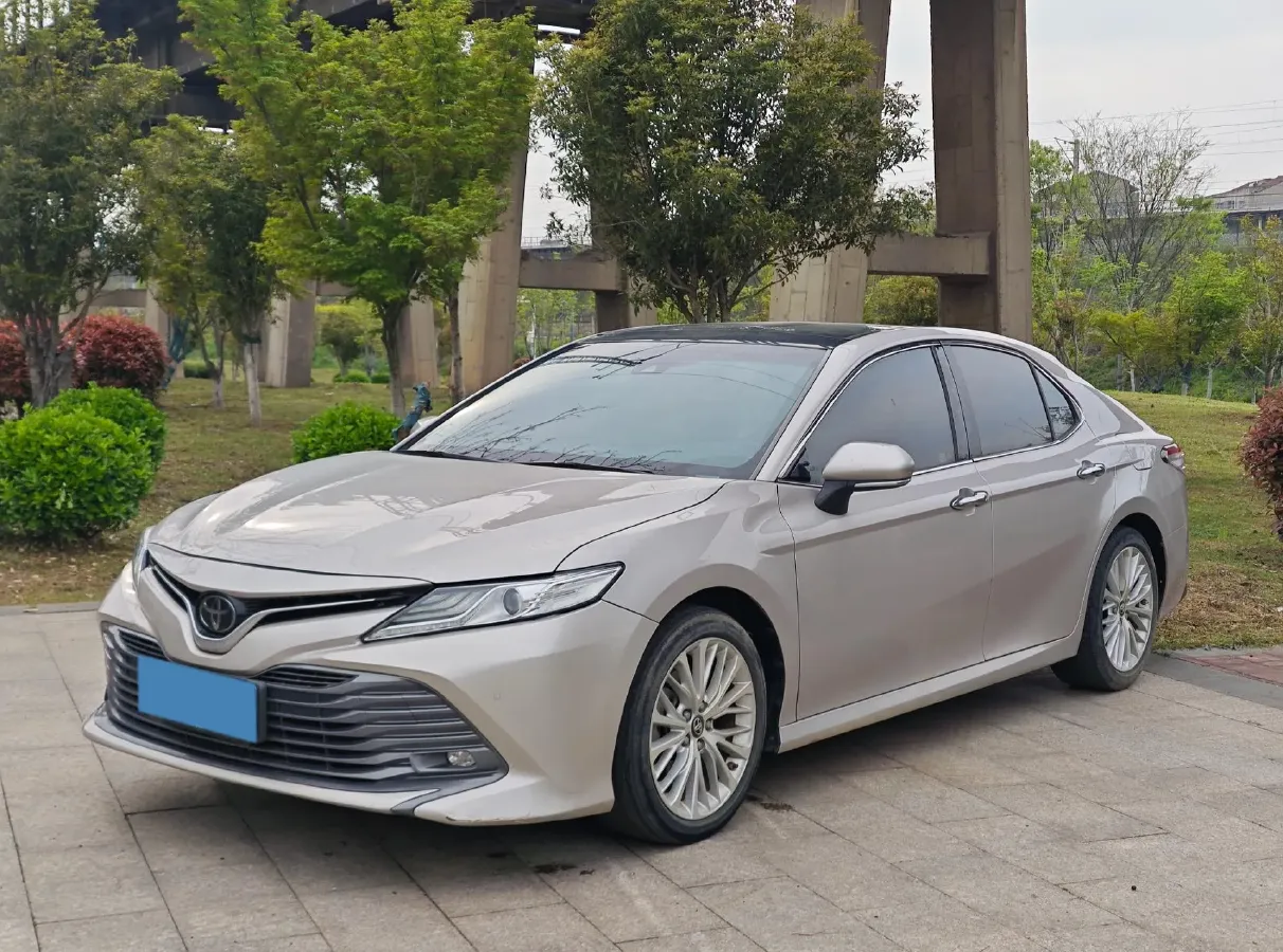 2019 Toyota Camry 2.5L 209HP L4 8AT,autocango,china used car exporter,china ev exporter,chinese used car exporter,chinese used ev exporter