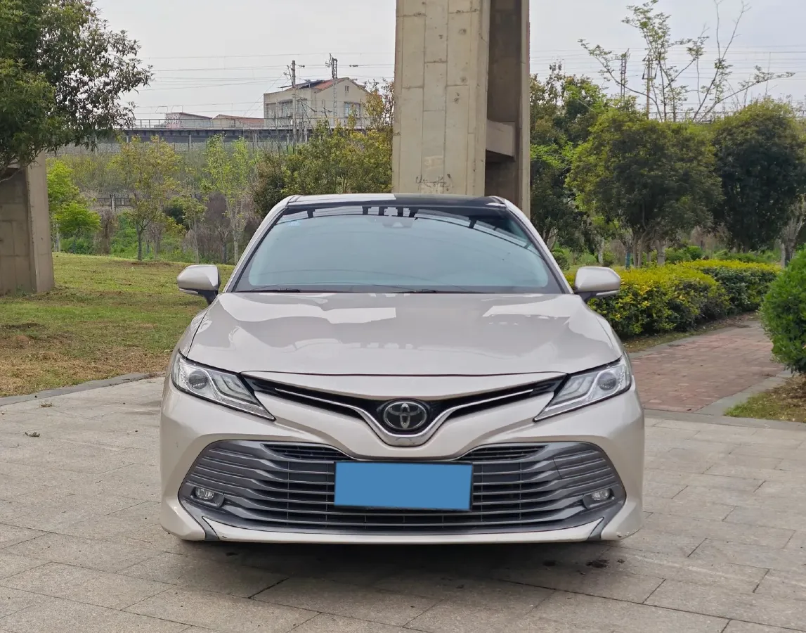 2019 Toyota Camry 2.5L 209HP L4 8AT,autocango,china used car exporter,china ev exporter,chinese used car exporter,chinese used ev exporter