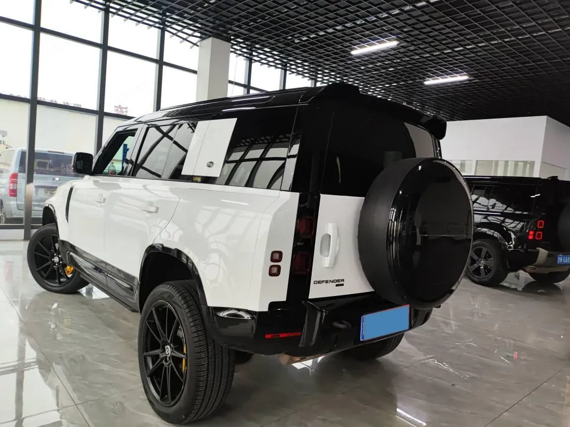 2023 Land Rover Defender 3.0T 400HP L6 8AT,autocango,china used car exporter,china ev exporter,chinese used car exporter,chinese used ev exporter