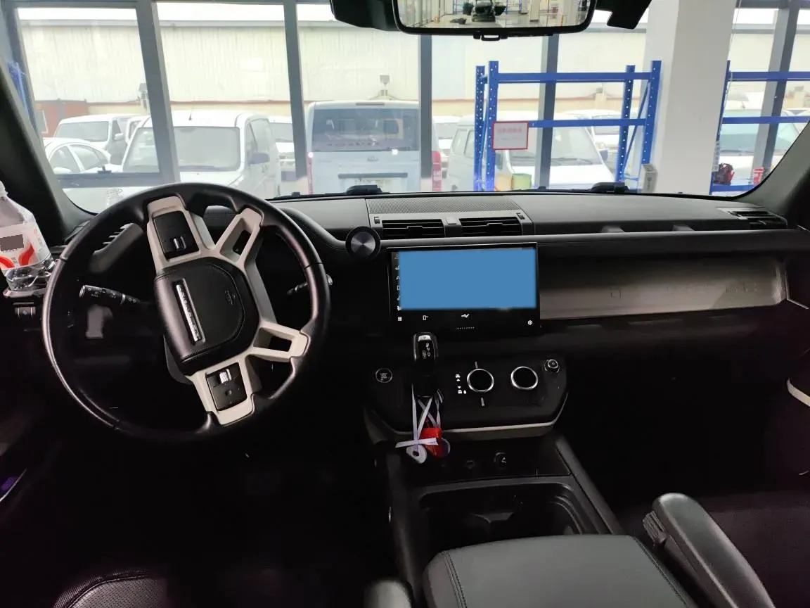 2023 Land Rover Defender 3.0T 400HP L6 8AT,autocango,china used car exporter,china ev exporter,chinese used car exporter,chinese used ev exporter