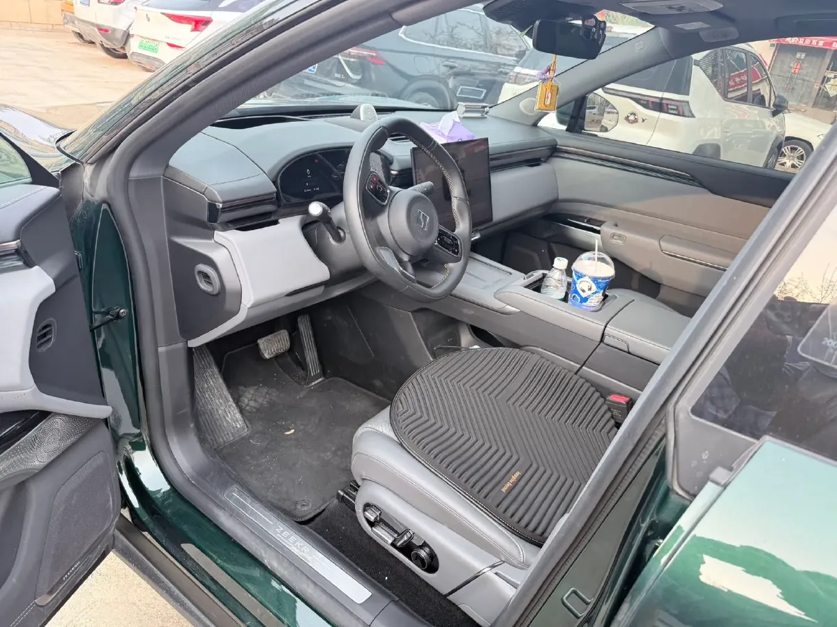 2025 Zeekr 7X BEV 100KWH,autocango,china used car exporter,china ev exporter,chinese used car exporter,chinese used ev exporter