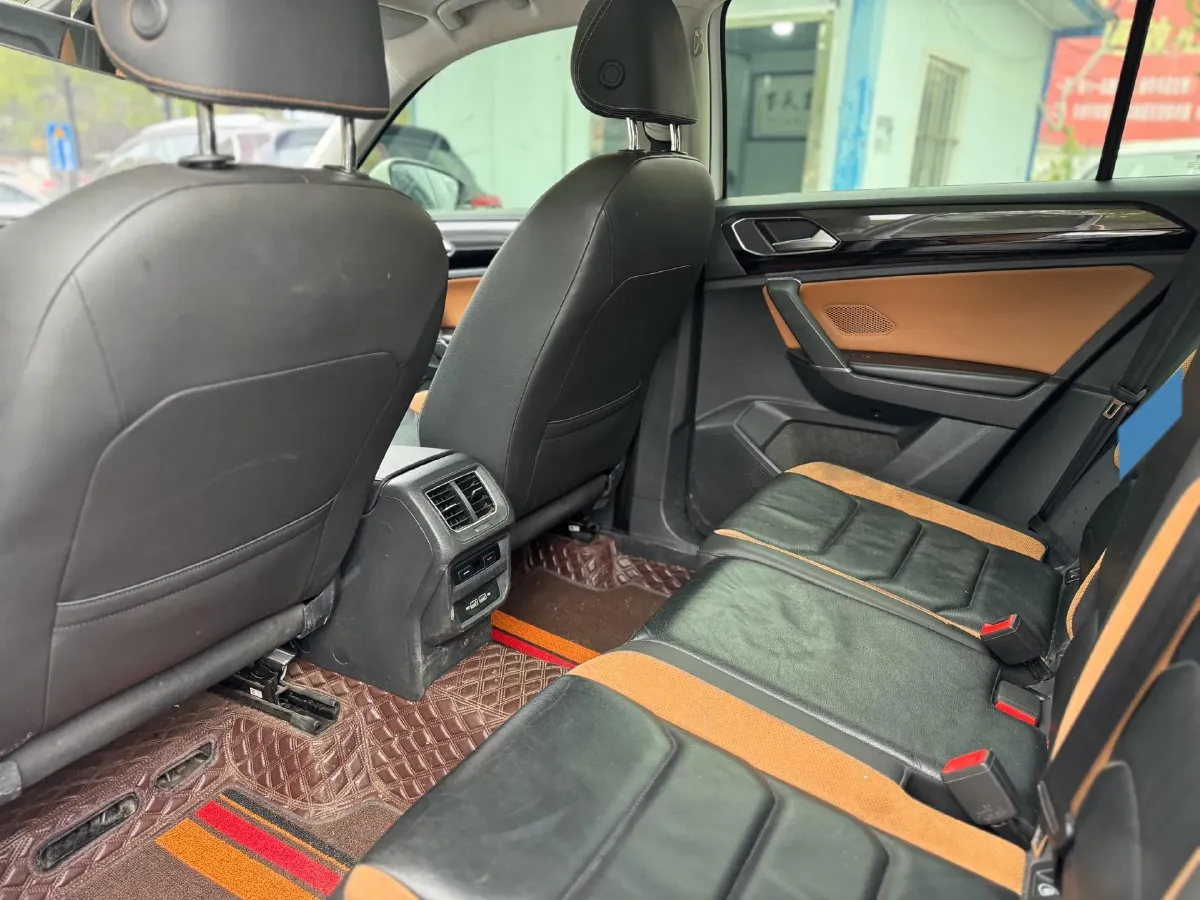 2019 Jeep Cherokee 2.0T 234HP L4 9AT,autocango,china used car exporter,china ev exporter,chinese used car exporter,chinese used ev exporter