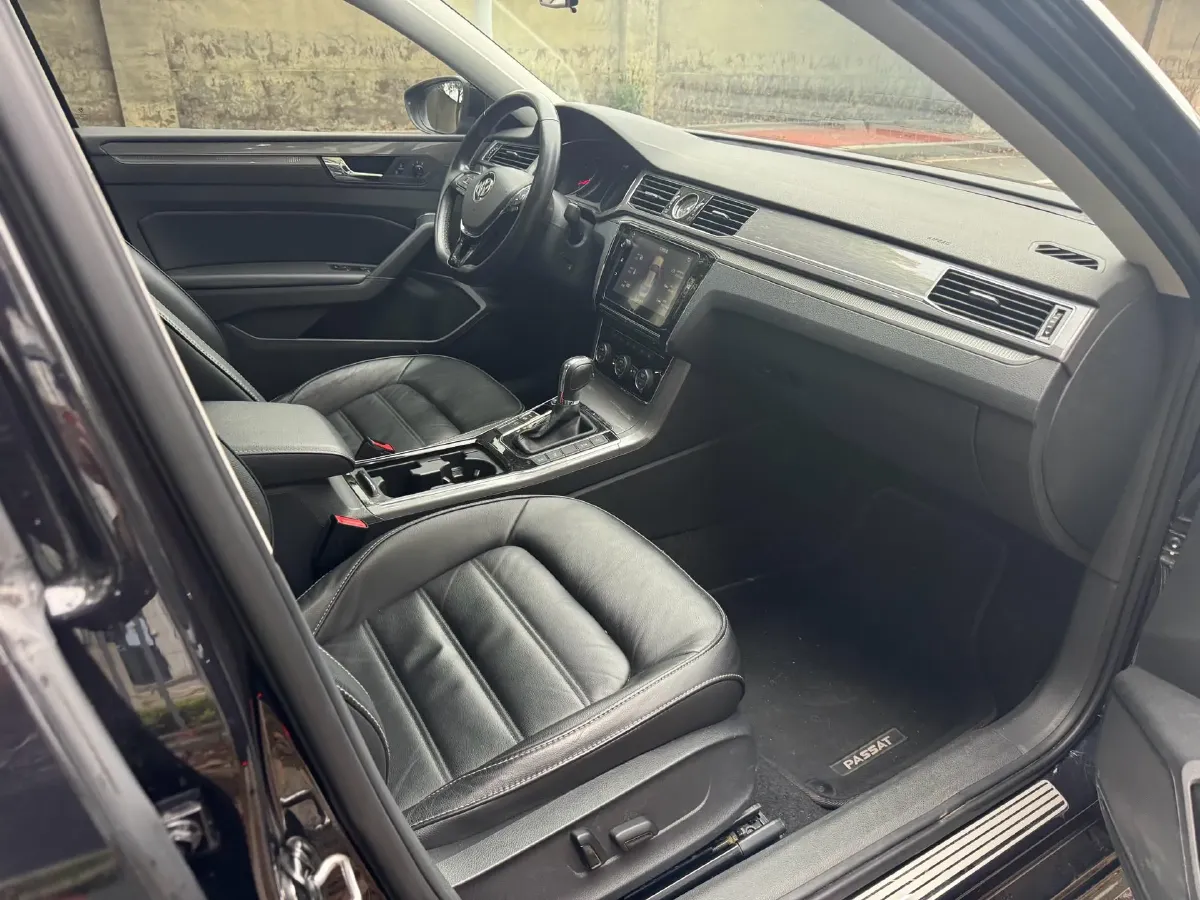 2017 Volkswagen Passat 1.8T 180HP L4 7DCT,autocango,china used car exporter,china ev exporter,chinese used car exporter,chinese used ev exporter