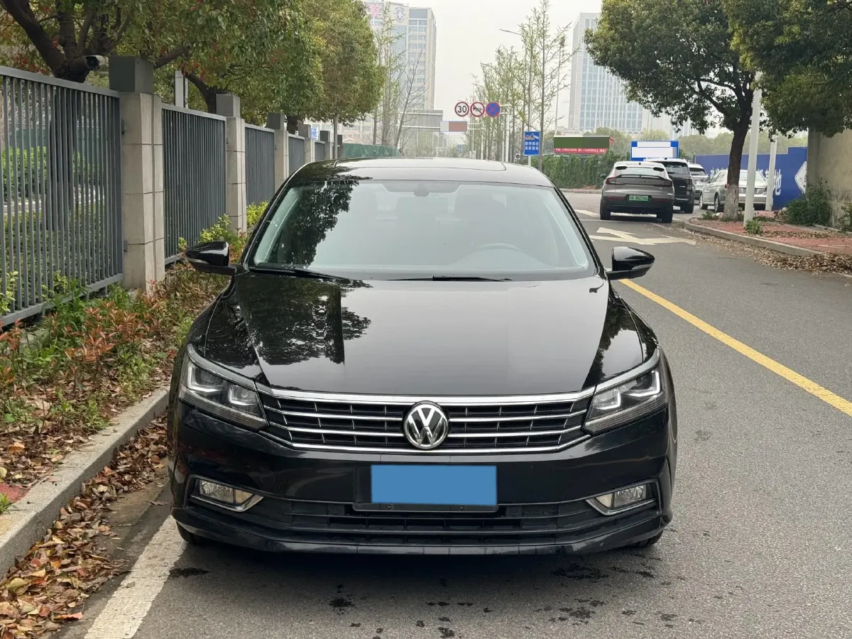 2017 Volkswagen Passat 1.8T 180HP L4 7DCT,autocango,china used car exporter,china ev exporter,chinese used car exporter,chinese used ev exporter
