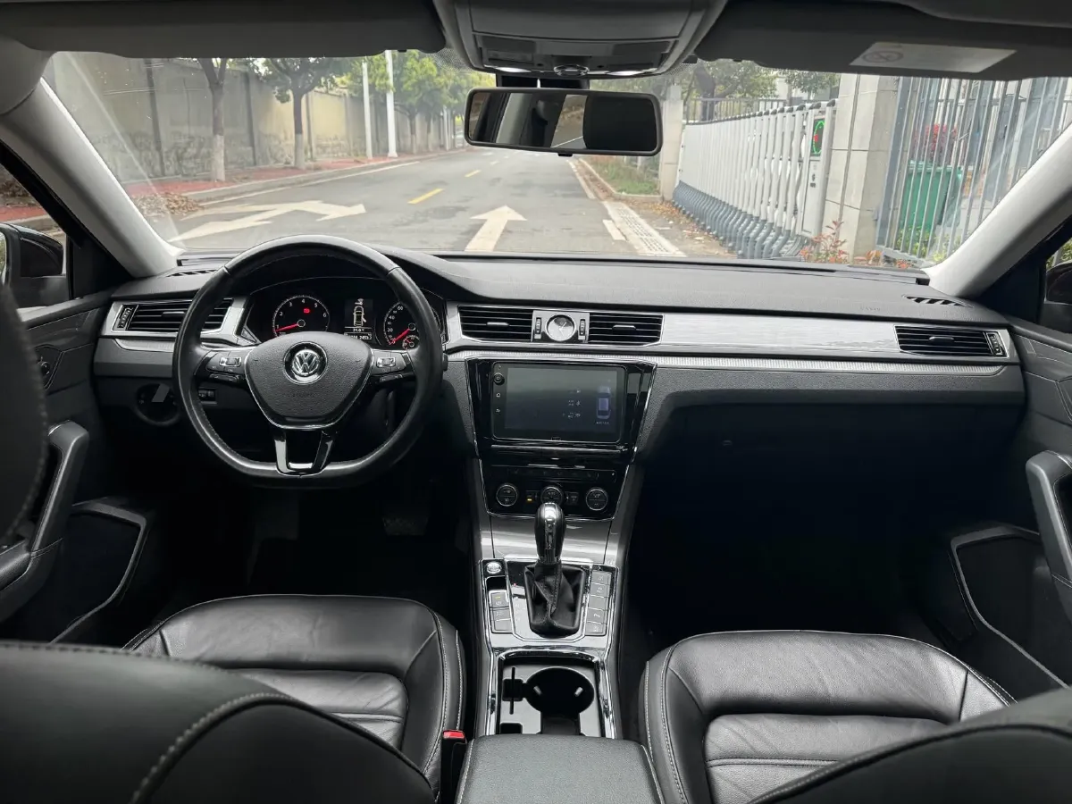 2017 Volkswagen Passat 1.8T 180HP L4 7DCT,autocango,china used car exporter,china ev exporter,chinese used car exporter,chinese used ev exporter