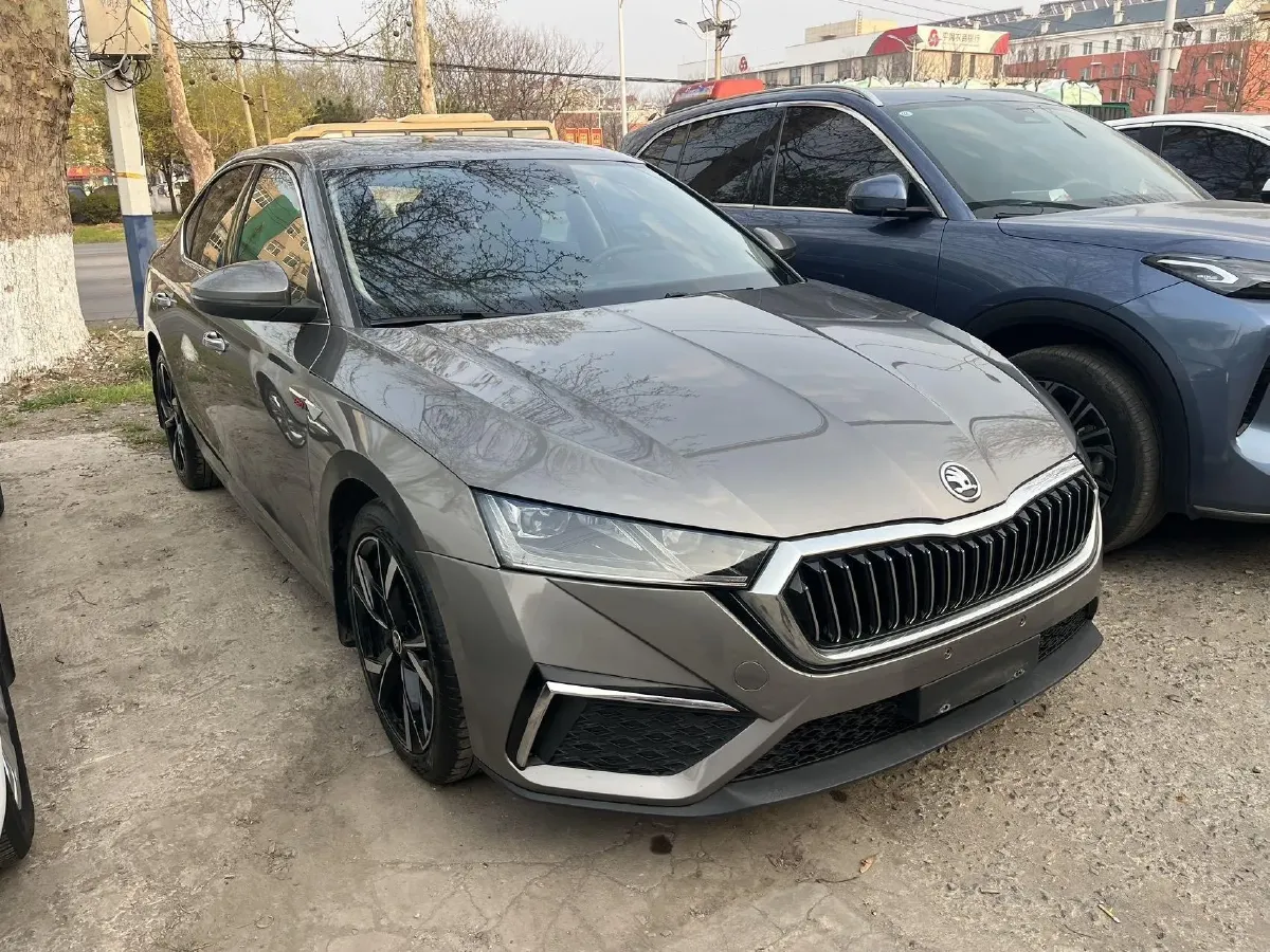 2021 Skoda Octavia 1.4T 150HP L4 7DCT,autocango,china used car exporter,china ev exporter,chinese used car exporter,chinese used ev exporter
