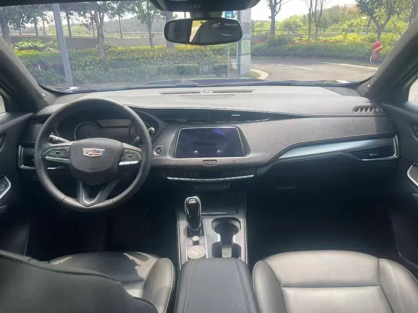 2020 Cadillac XT4 2.0T 241HP L4 9AT,autocango,china used car exporter,china ev exporter,chinese used car exporter,chinese used ev exporter