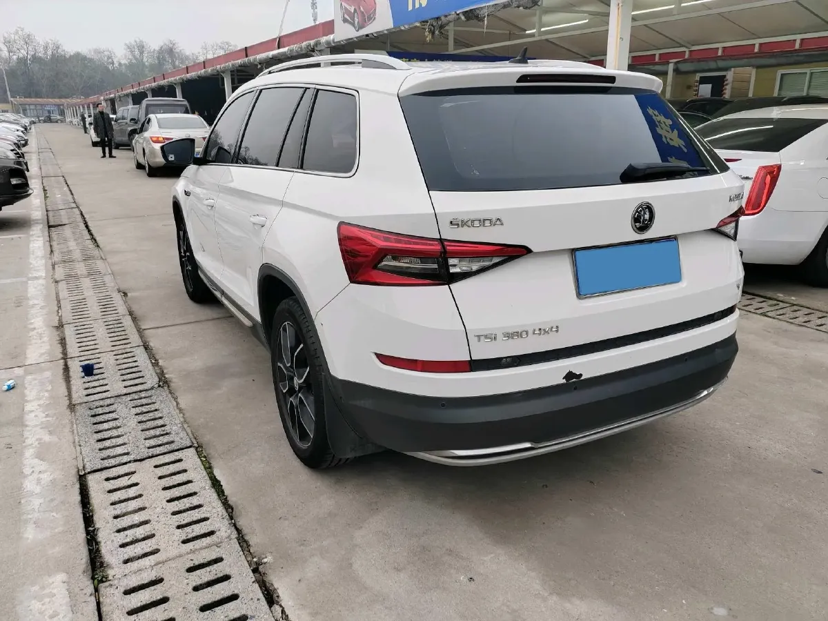 2017 Skoda Kodiak 2.0T 220HP L4 7DCT,autocango,china used car exporter,china ev exporter,chinese used car exporter,chinese used ev exporter