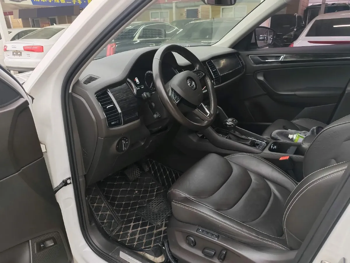 2017 Skoda Kodiak 2.0T 220HP L4 7DCT,autocango,china used car exporter,china ev exporter,chinese used car exporter,chinese used ev exporter