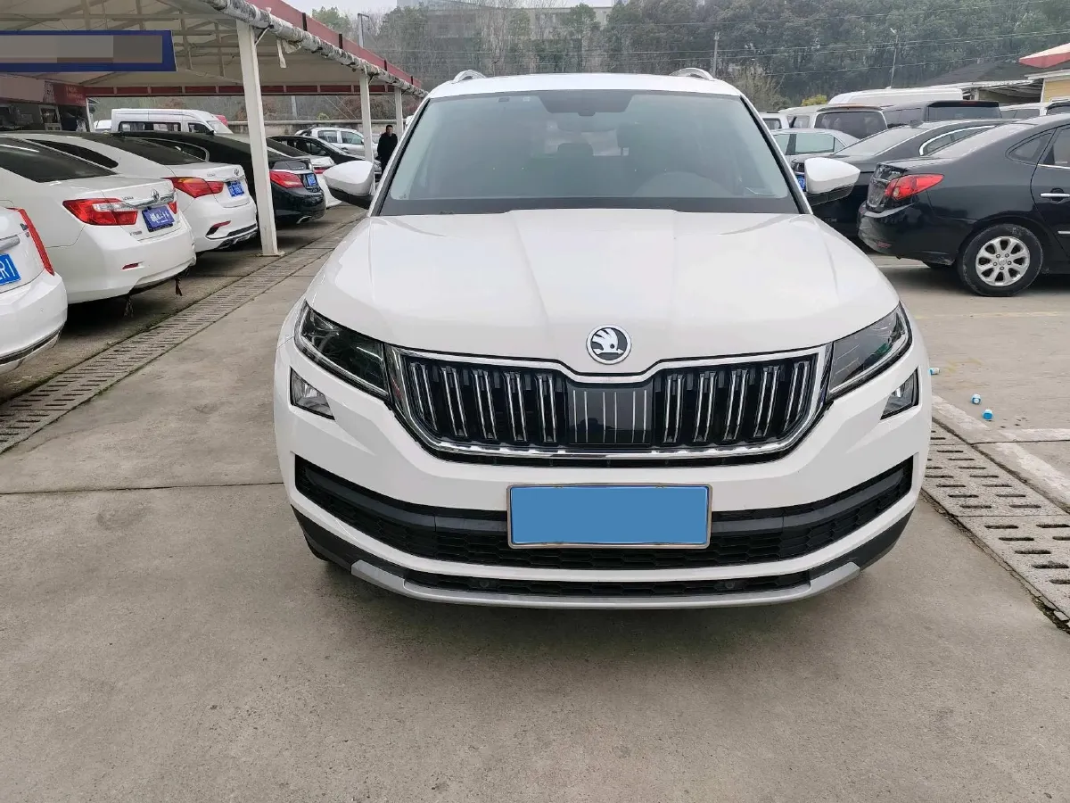 2017 Skoda Kodiak 2.0T 220HP L4 7DCT,autocango,china used car exporter,china ev exporter,chinese used car exporter,chinese used ev exporter