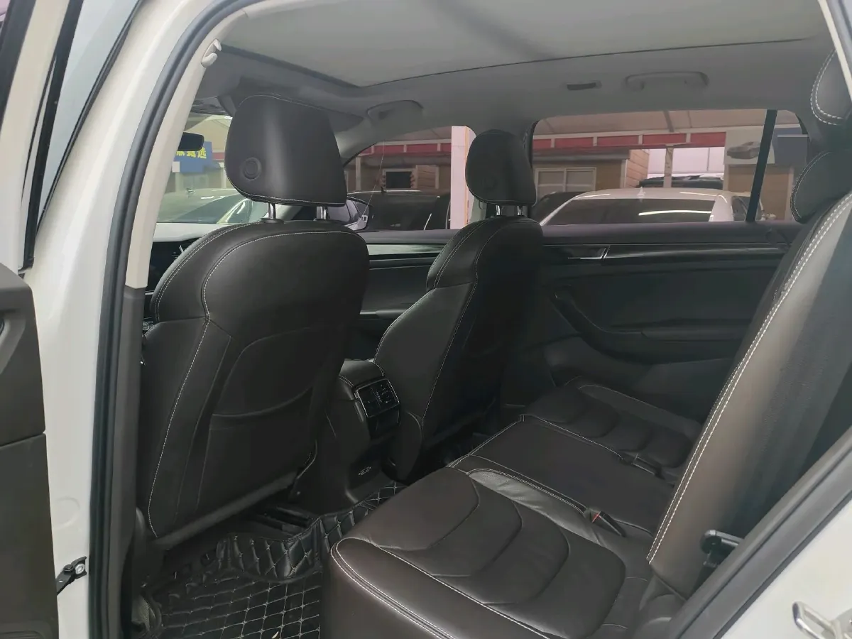 2017 Skoda Kodiak 2.0T 220HP L4 7DCT,autocango,china used car exporter,china ev exporter,chinese used car exporter,chinese used ev exporter