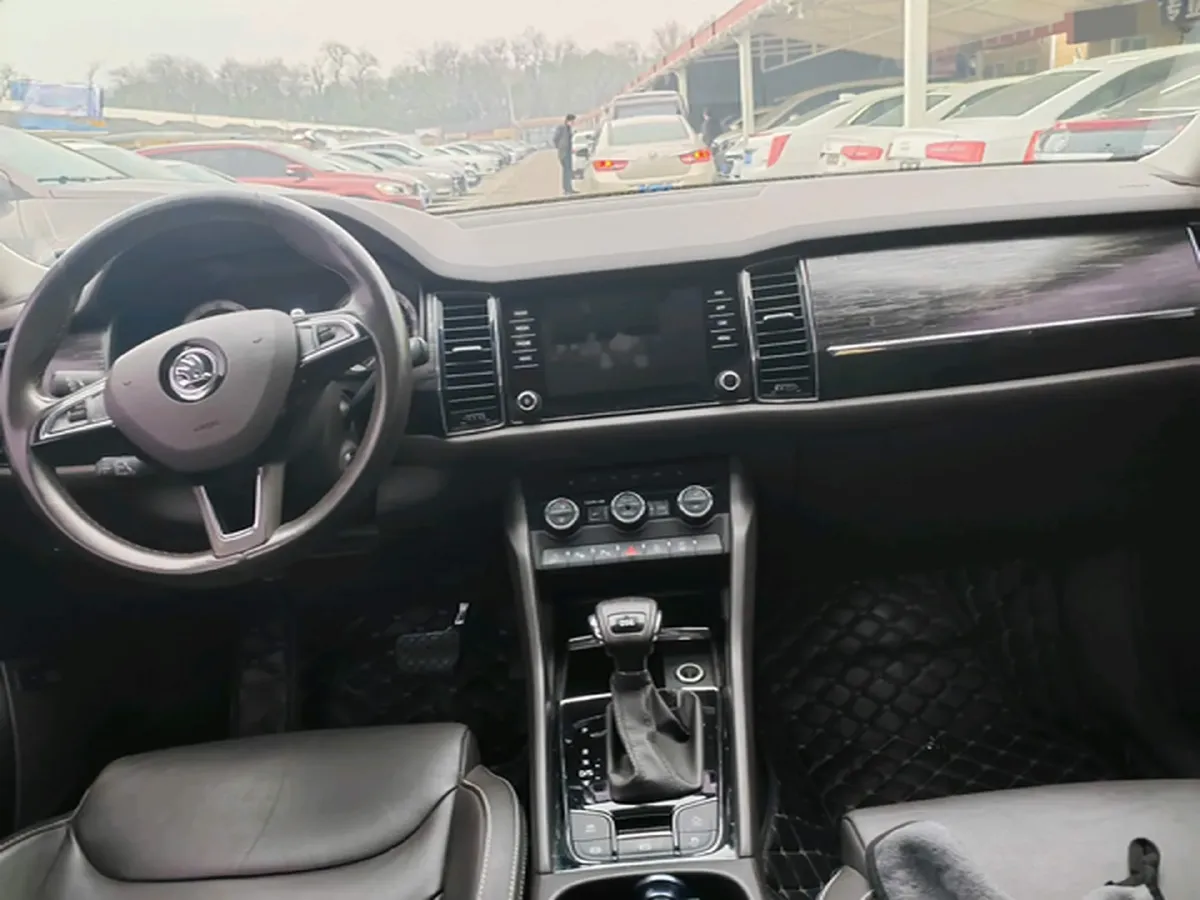 2017 Skoda Kodiak 2.0T 220HP L4 7DCT,autocango,china used car exporter,china ev exporter,chinese used car exporter,chinese used ev exporter