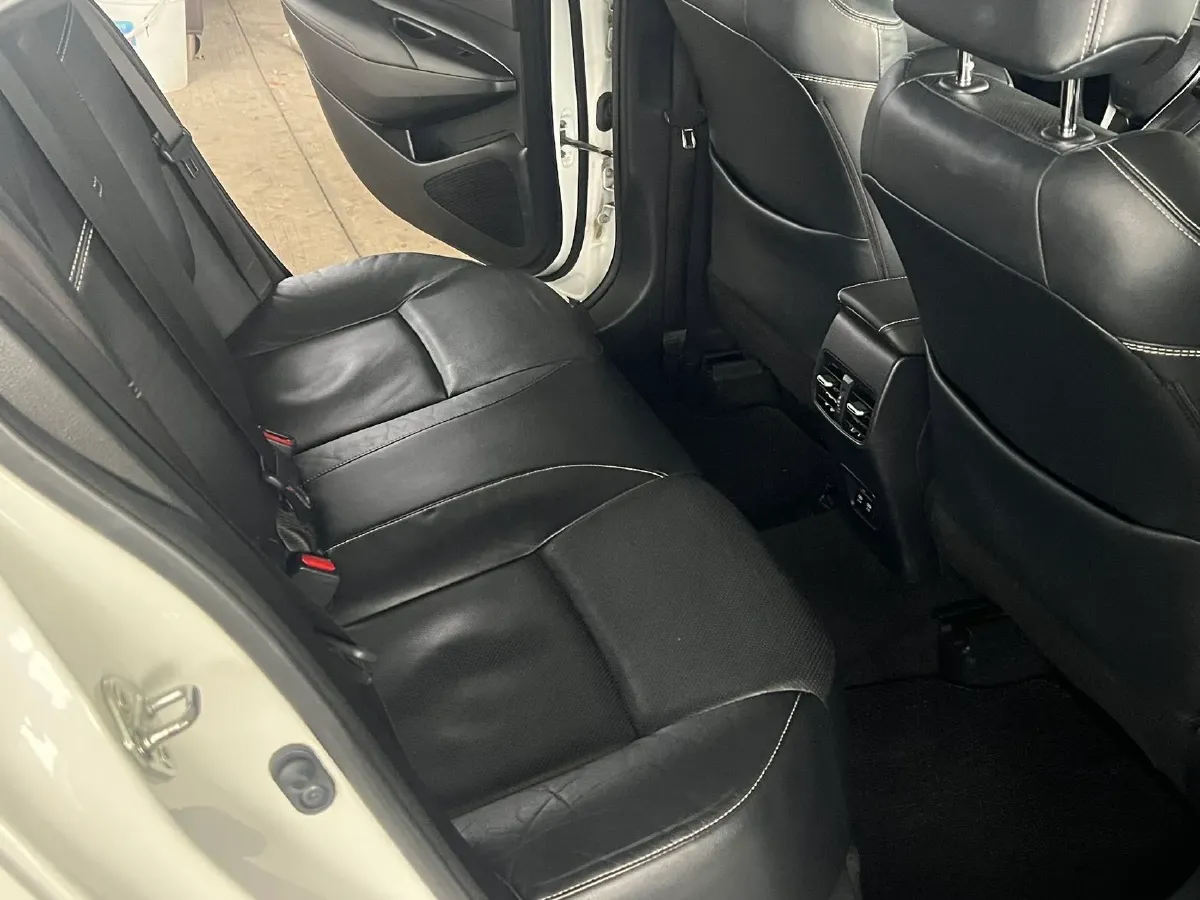 2021 Toyota Corolla 1.2T 116HP L4 CVT,autocango,china used car exporter,china ev exporter,chinese used car exporter,chinese used ev exporter