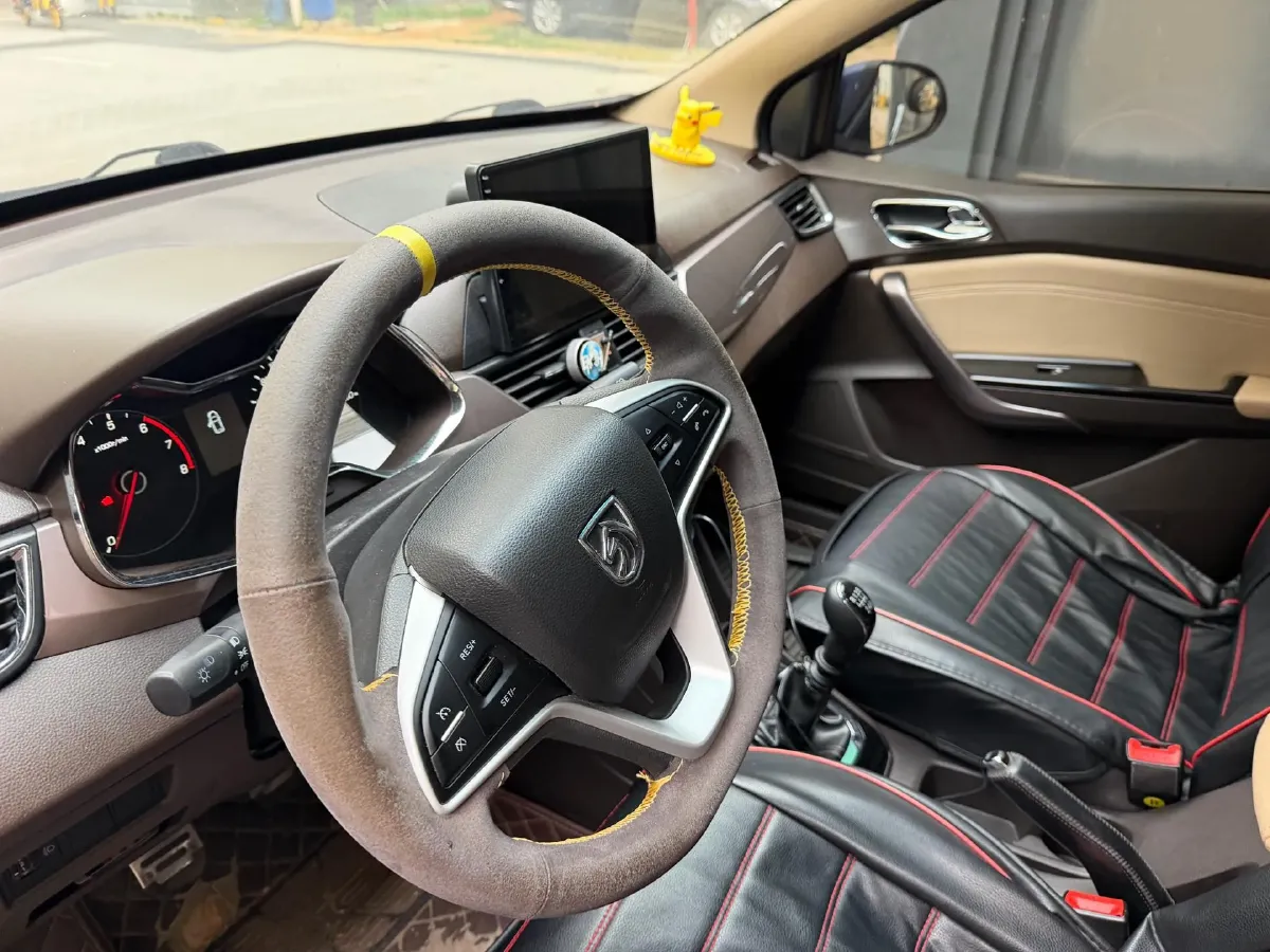 2017 BaoJun 310W 1.5L 112HP L4 6MT,autocango,china used car exporter,china ev exporter,chinese used car exporter,chinese used ev exporter