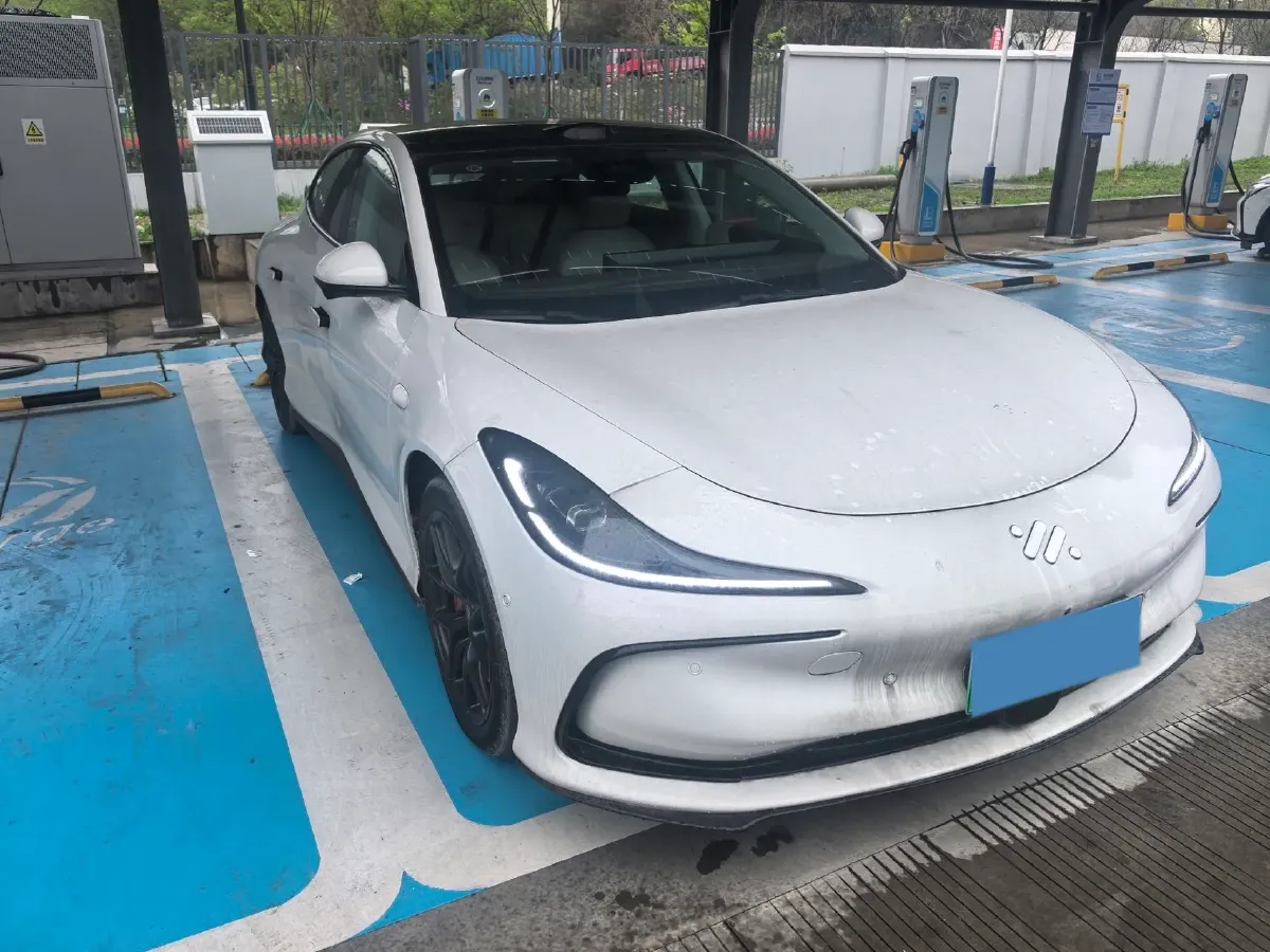 2024 IM L6 BEV 75KWH,autocango,china used car exporter,china ev exporter,chinese used car exporter,chinese used ev exporter