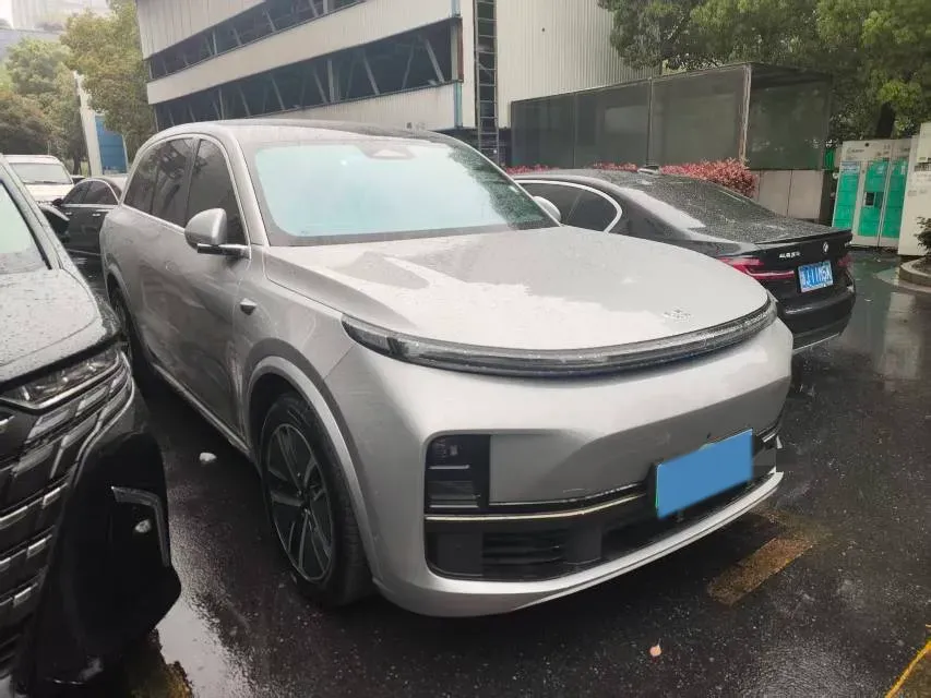 2024 Volvo S60 2.0T 197HP L4 7DCT,autocango,china used car exporter,china ev exporter,chinese used car exporter,chinese used ev exporter