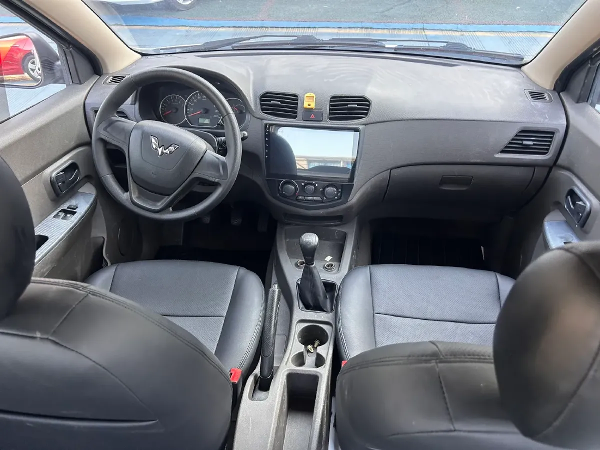 2018 WuLing HongGuang 1.5L 105HP L4 5MT,autocango,china used car exporter,china ev exporter,chinese used car exporter,chinese used ev exporter