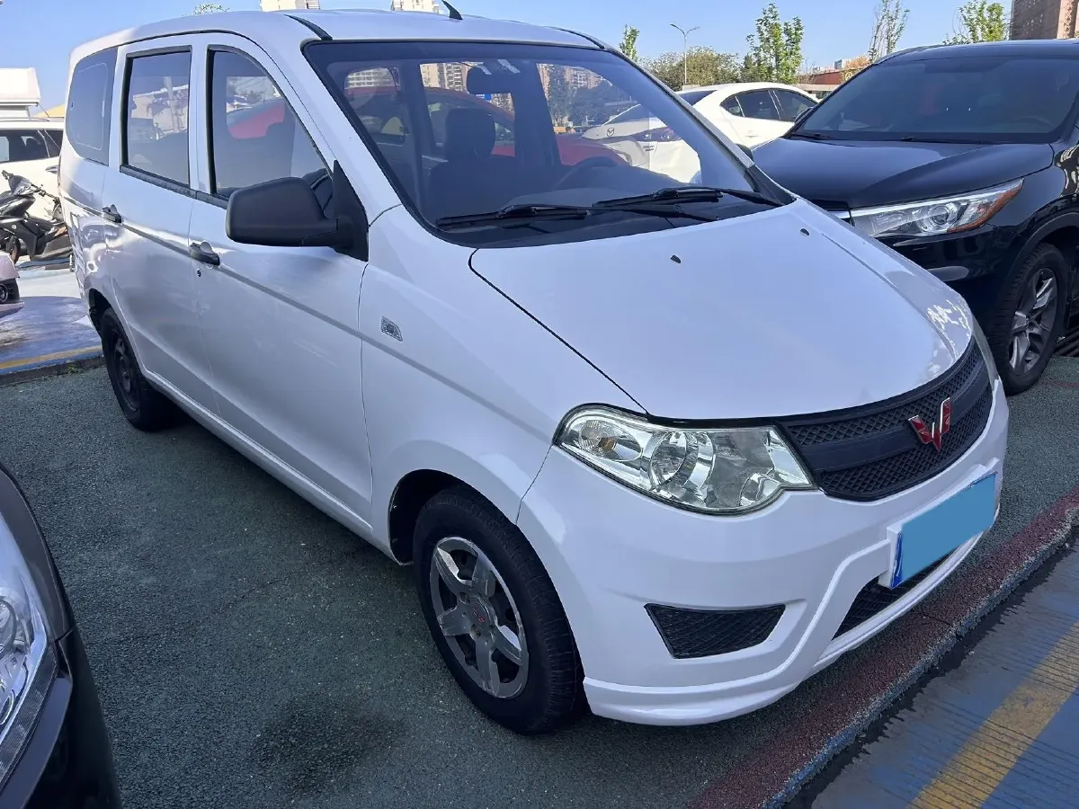 2018 WuLing HongGuang 1.5L 105HP L4 5MT,autocango,china used car exporter,china ev exporter,chinese used car exporter,chinese used ev exporter