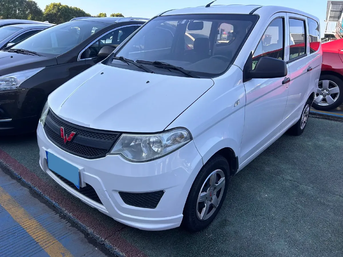 2018 WuLing HongGuang 1.5L 105HP L4 5MT,autocango,china used car exporter,china ev exporter,chinese used car exporter,chinese used ev exporter