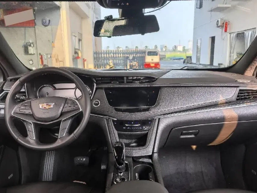 2021 Cadillac XT5 2.0T 237HP L4 9AT,autocango,china used car exporter,china ev exporter,chinese used car exporter,chinese used ev exporter