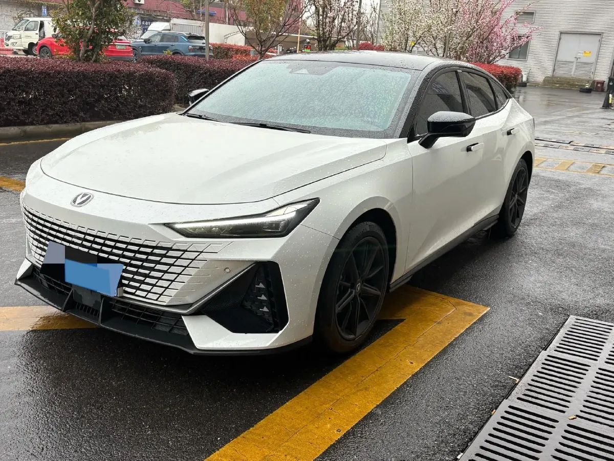 2023 ChangAn UNI-V 1.5T 188HP L4 7DCT,autocango,china used car exporter,china ev exporter,chinese used car exporter,chinese used ev exporter