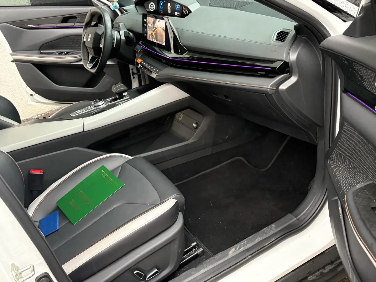 2023 ChangAn UNI-V 1.5T 188HP L4 7DCT,autocango,china used car exporter,china ev exporter,chinese used car exporter,chinese used ev exporter