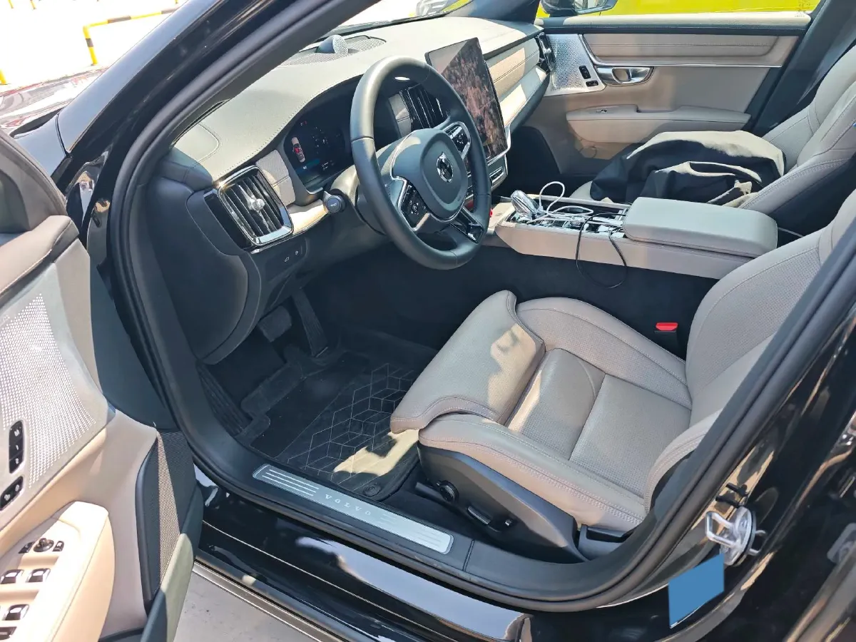 2026 Volvo S90 PHEV 2.0T 310HP L4 8AT PHEV,autocango,china used car exporter,china ev exporter,chinese used car exporter,chinese used ev exporter