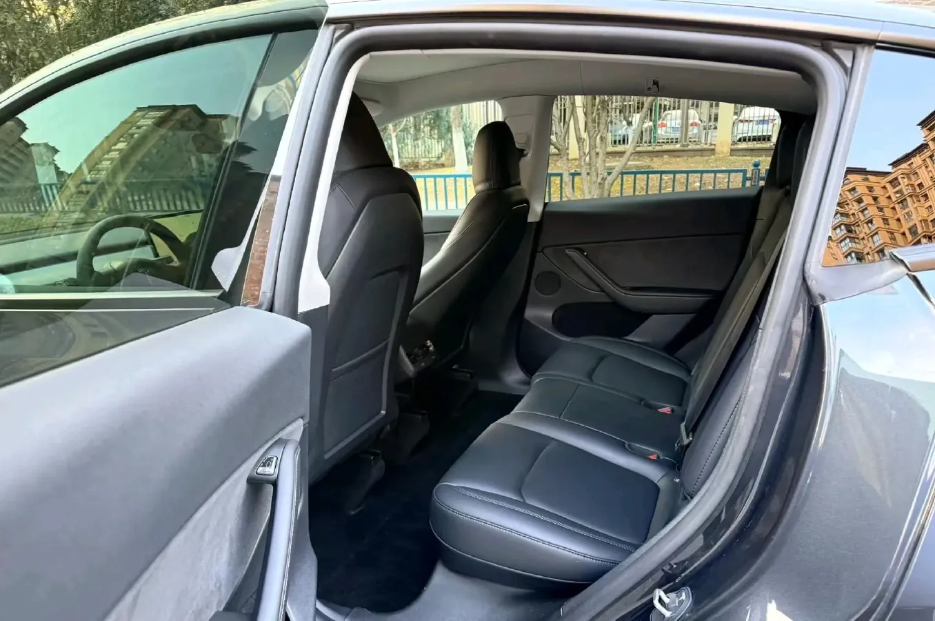 2024 Tesla Model Y BEV 78.4KWH,autocango,china used car exporter,china ev exporter,chinese used car exporter,chinese used ev exporter