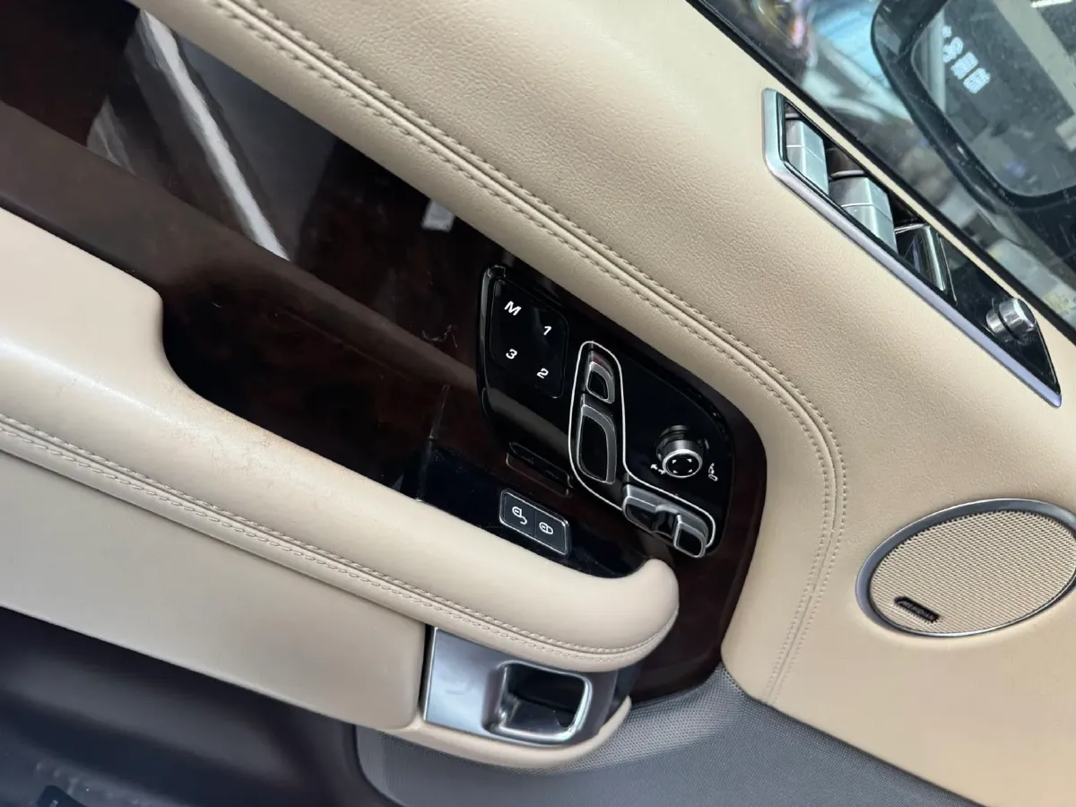 2020 Land Rover Range Rover 3.0T 400HP L6 8AT,autocango,china used car exporter,china ev exporter,chinese used car exporter,chinese used ev exporter