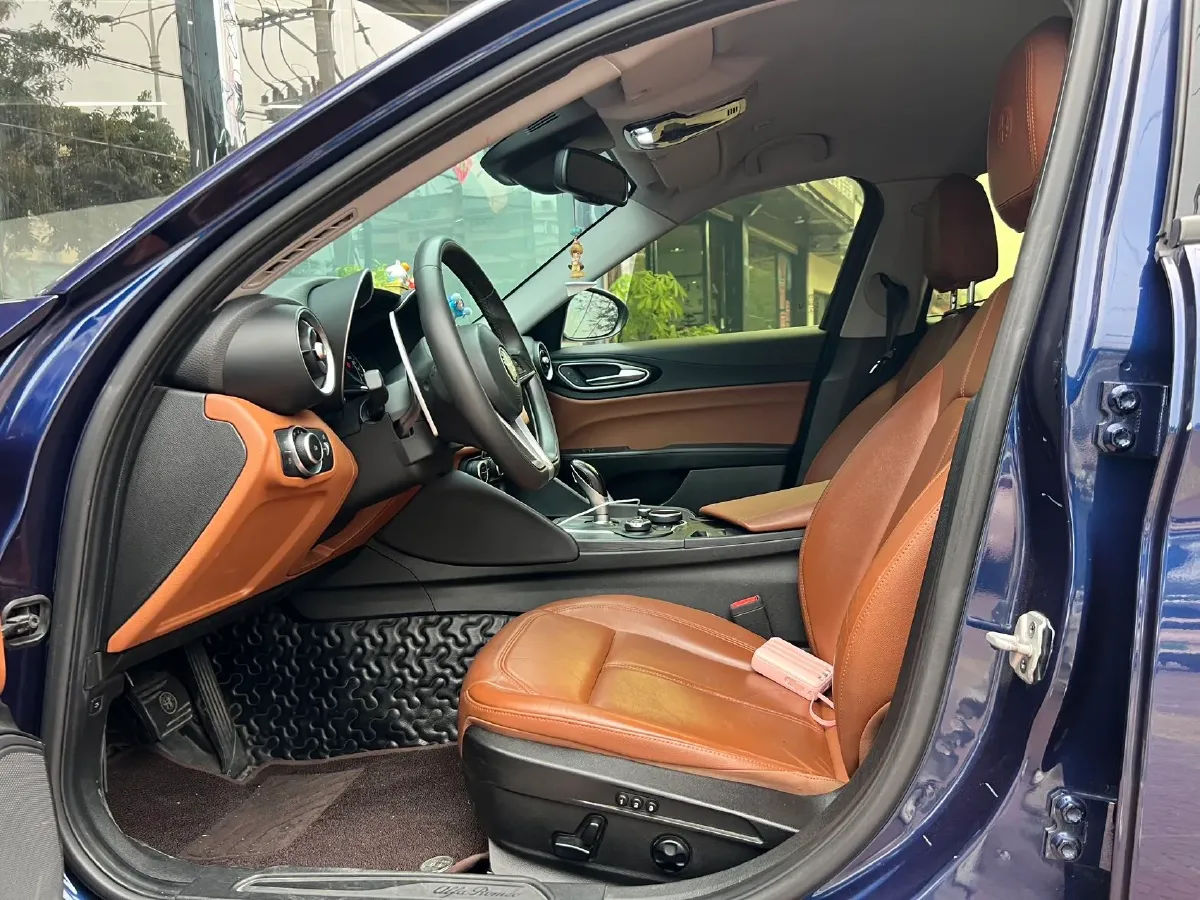 2017 Toyota Highlander 2.0T 220HP L4 6AT,autocango,china used car exporter,china ev exporter,chinese used car exporter,chinese used ev exporter