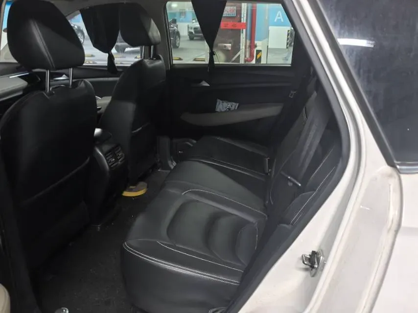 2018 BaoJun 530 1.5T 150HP L4 6MT,autocango,china used car exporter,china ev exporter,chinese used car exporter,chinese used ev exporter